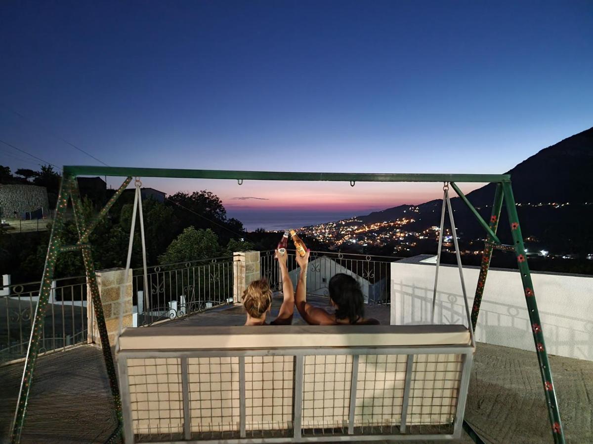 Tomanovic Apartment Bar